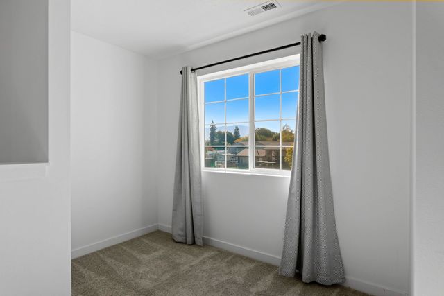 18319 E 2nd Ave, Spokane Valley, WA 99016