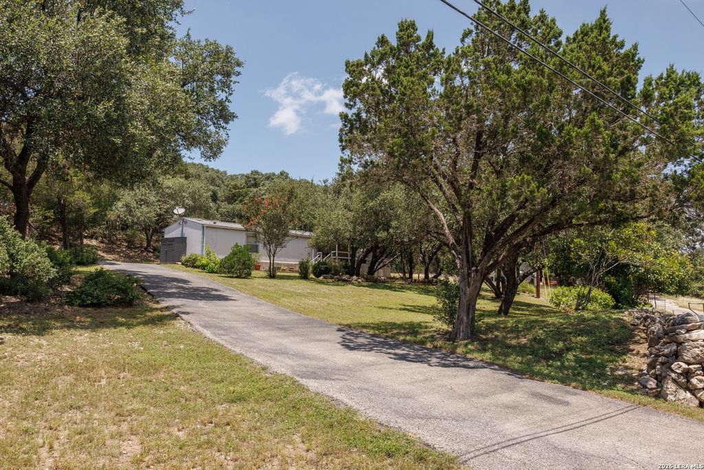 180 CENISO CIR, Spring Branch, TX 78070