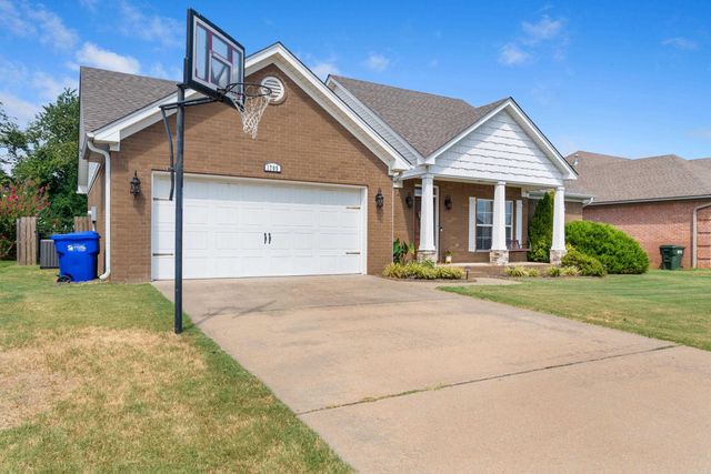 1705 Gardenia, Conway, AR 72034