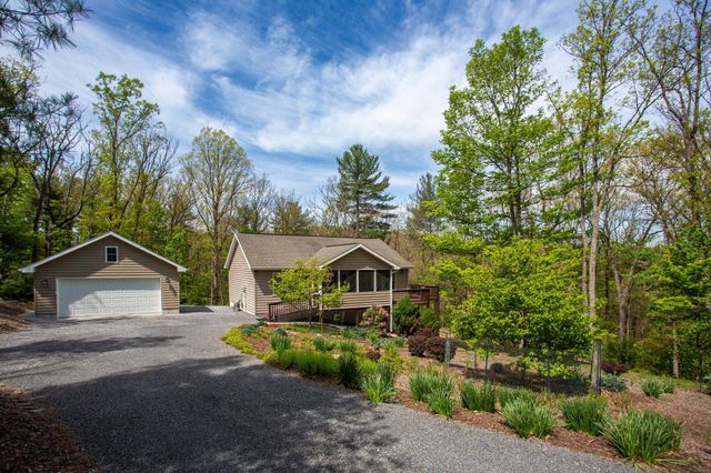 324 MOUNTAINTOP DR, Mathias, WV 26812