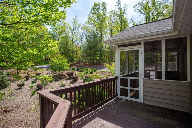 324 MOUNTAINTOP DR, Mathias, WV 26812