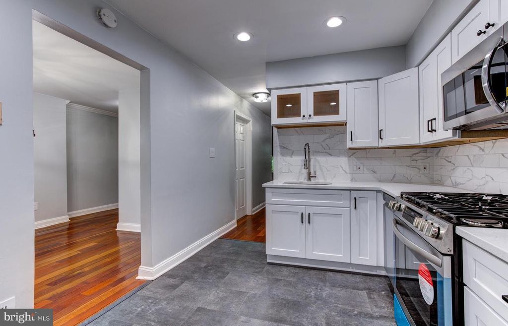 Image 9 of property listing at 3537 REISTERSTOWN RD, Baltimore, MD 21215