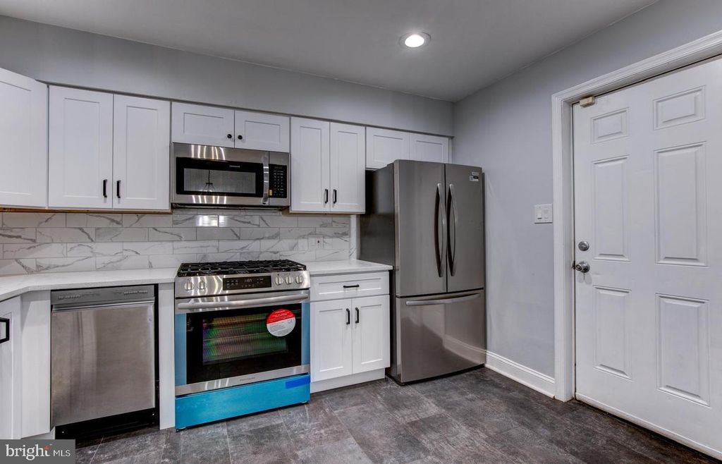 Image 11 of property listing at 3537 REISTERSTOWN RD, Baltimore, MD 21215