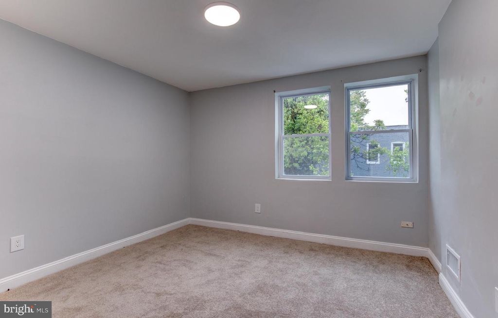 Image 15 of property listing at 3537 REISTERSTOWN RD, Baltimore, MD 21215