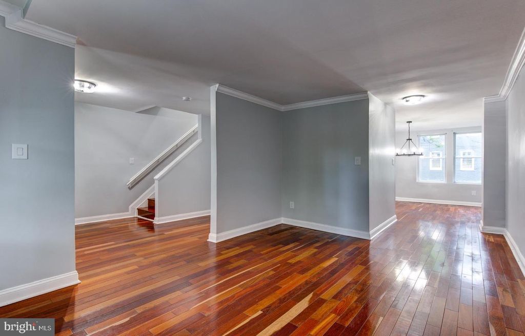 Image 4 of property listing at 3537 REISTERSTOWN RD, Baltimore, MD 21215