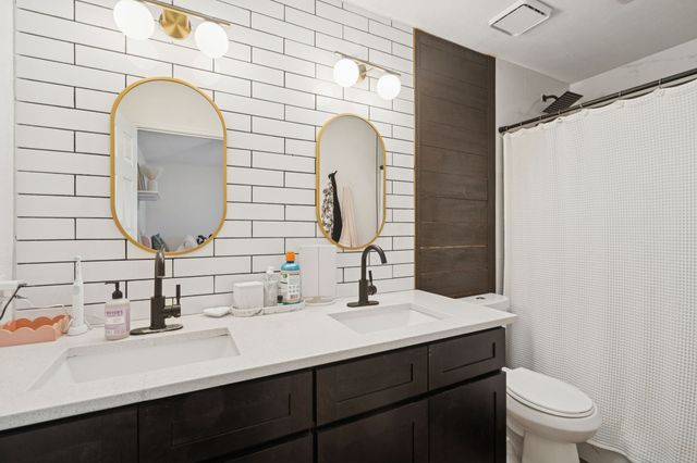 614 Eagle Trace Drive, Arlington, TX 76018