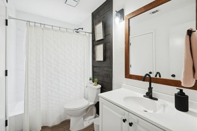 614 Eagle Trace Drive, Arlington, TX 76018