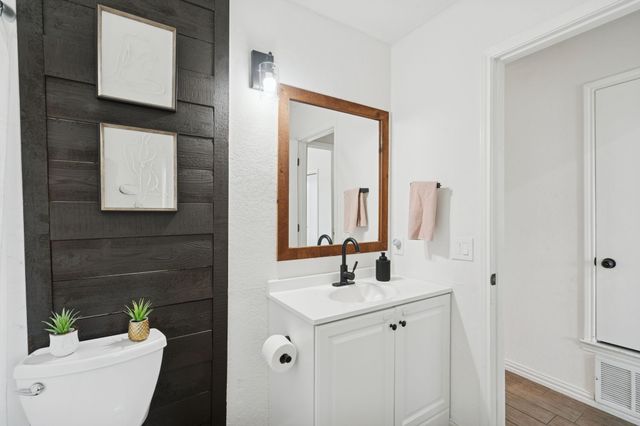 614 Eagle Trace Drive, Arlington, TX 76018