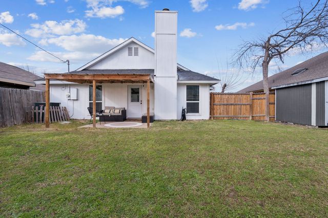 614 Eagle Trace Drive, Arlington, TX 76018