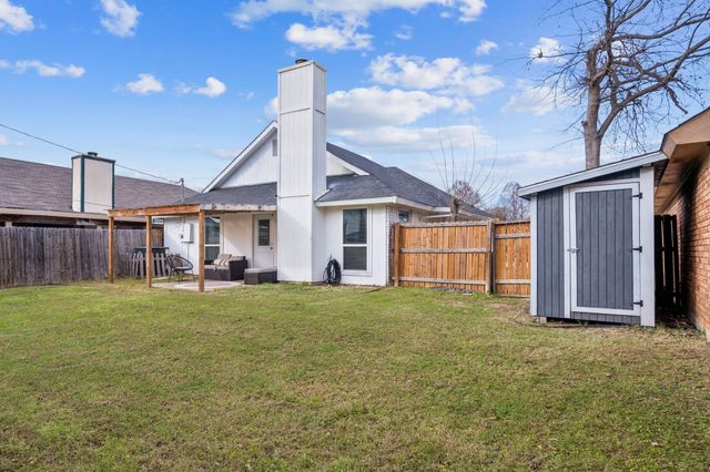 614 Eagle Trace Drive, Arlington, TX 76018