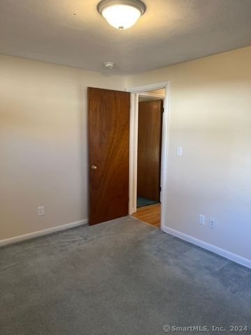 19 Ann Street, Manchester, CT 06040