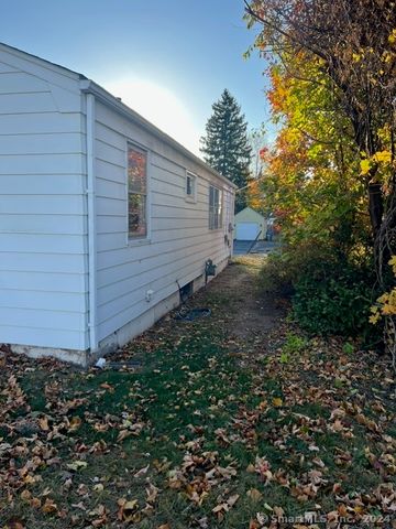 19 Ann Street, Manchester, CT 06040