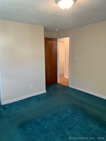 19 Ann Street, Manchester, CT 06040