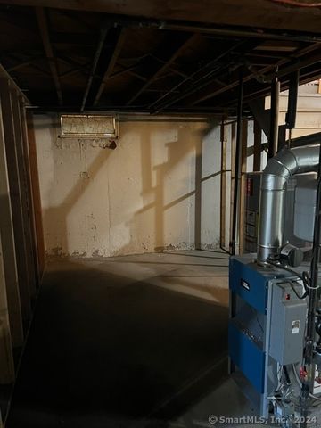 19 Ann Street, Manchester, CT 06040