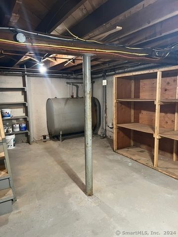 19 Ann Street, Manchester, CT 06040