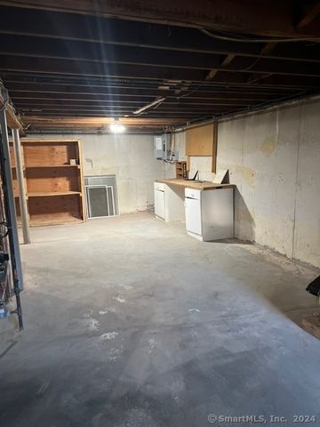 19 Ann Street, Manchester, CT 06040