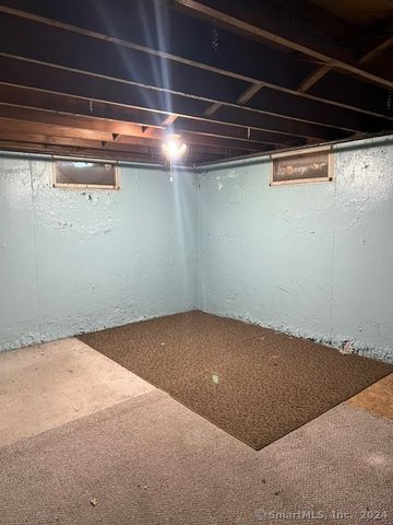 19 Ann Street, Manchester, CT 06040