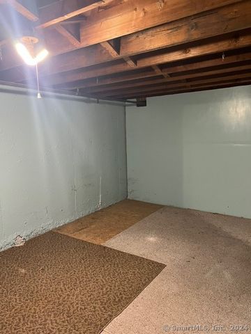 19 Ann Street, Manchester, CT 06040