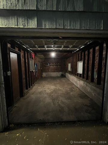 19 Ann Street, Manchester, CT 06040