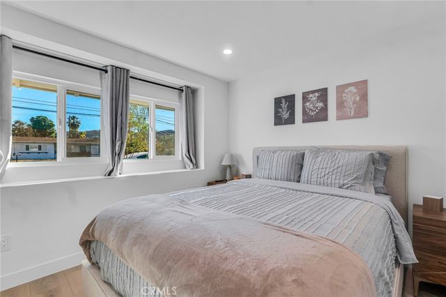 651 E Hillcrest Drive, Thousand Oaks, CA 91360