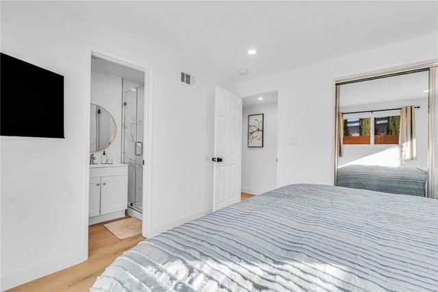 651 E Hillcrest Drive, Thousand Oaks, CA 91360