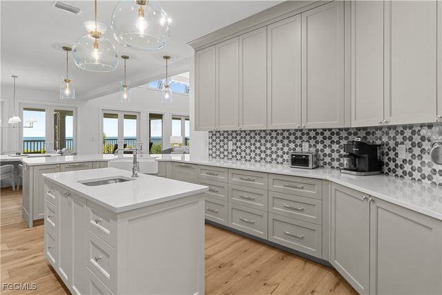 17030 Captiva DR, Captiva, FL 33924