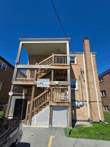 525 25th Avenue 1, Bellwood, IL 60104