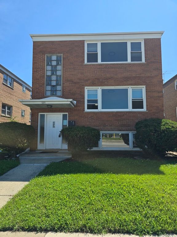 525 25th Avenue 1, Bellwood, IL 60104