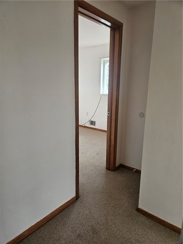 812 Westbury Rd B, N Versailles, PA 15137