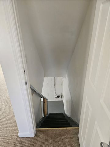 812 Westbury Rd B, N Versailles, PA 15137