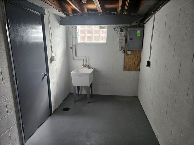 812 Westbury Rd B, N Versailles, PA 15137