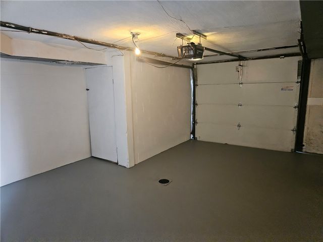 812 Westbury Rd B, N Versailles, PA 15137