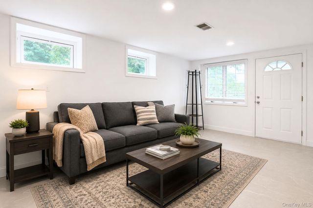 5 Prides Crossing, New City, NY 10956