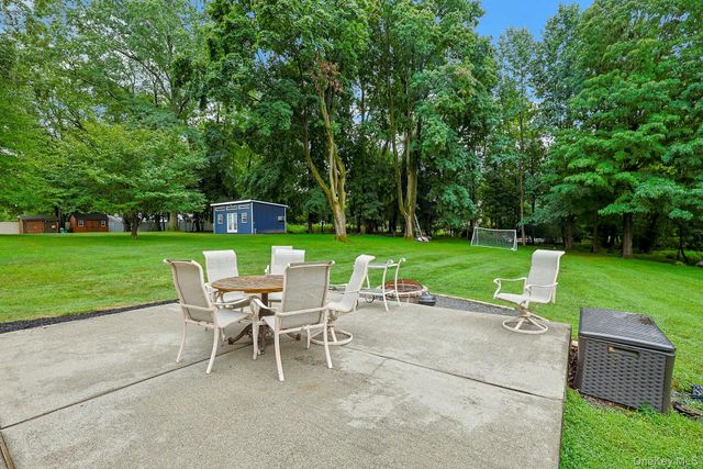 5 Prides Crossing, New City, NY 10956
