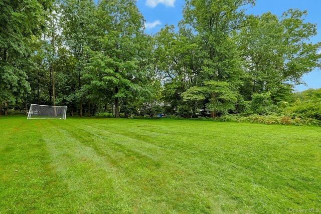 5 Prides Crossing, New City, NY 10956
