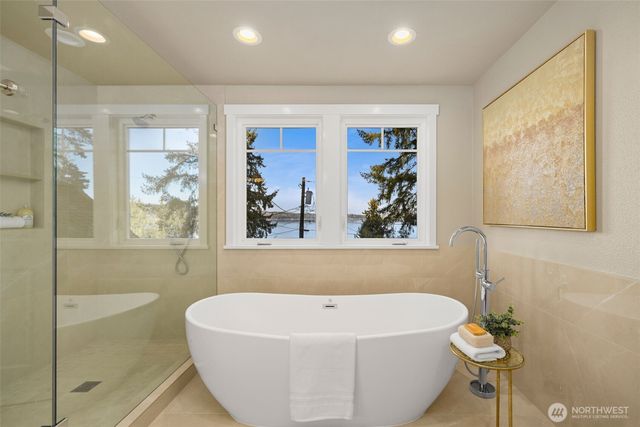 18021 SE 40th Place, Bellevue, WA 98008