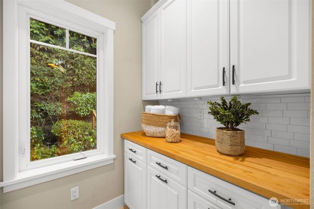 18021 SE 40th Place, Bellevue, WA 98008