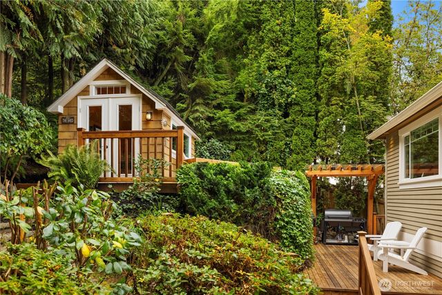 18021 SE 40th Place, Bellevue, WA 98008