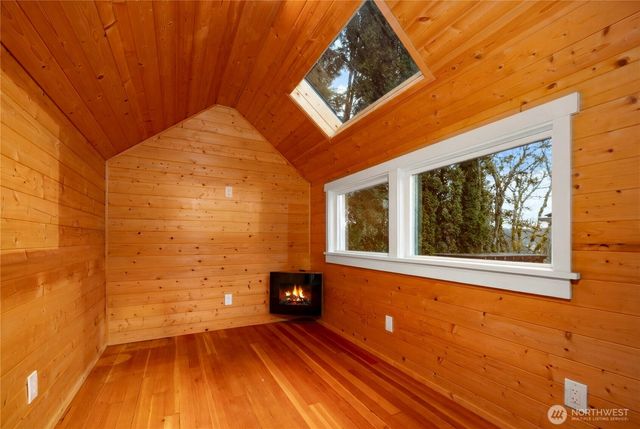 18021 SE 40th Place, Bellevue, WA 98008