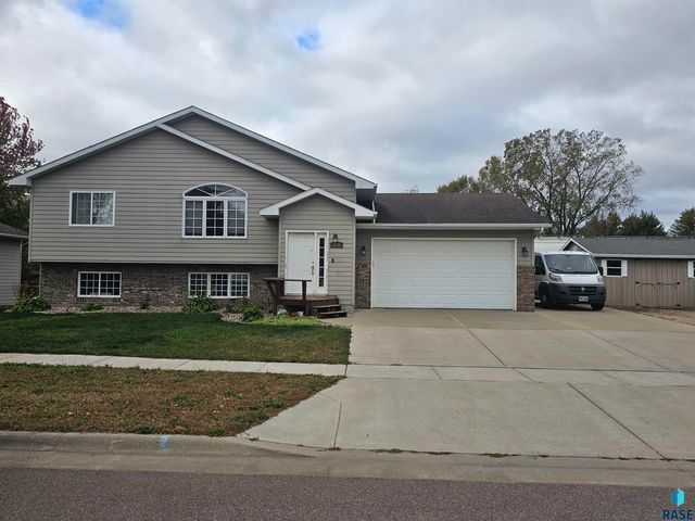 605 main Ave S Avenue S, Brandon, SD 57005