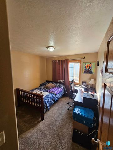 605 main Ave S Avenue S, Brandon, SD 57005