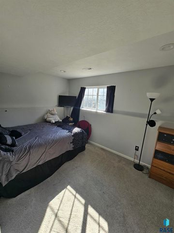 605 main Ave S Avenue S, Brandon, SD 57005