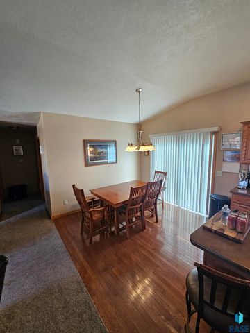 605 main Ave S Avenue S, Brandon, SD 57005