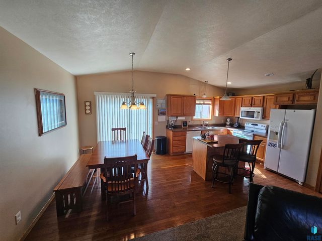 605 main Ave S Avenue S, Brandon, SD 57005