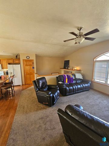 605 main Ave S Avenue S, Brandon, SD 57005