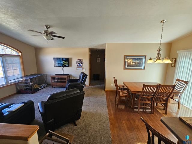 605 main Ave S Avenue S, Brandon, SD 57005