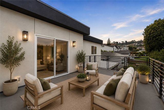 24228 Ocean Avenue, Torrance, CA 90505