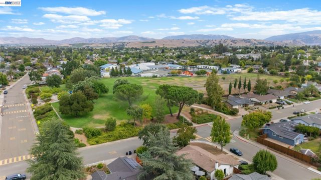 1324 Flanders Way, Livermore, CA 94550