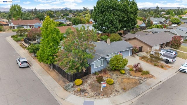 1324 Flanders Way, Livermore, CA 94550