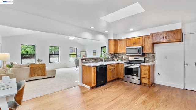 1324 Flanders Way, Livermore, CA 94550